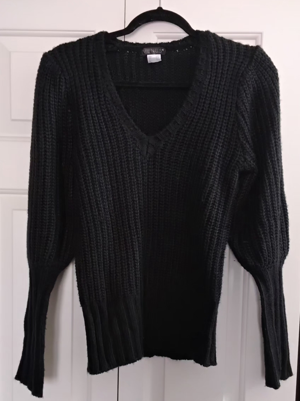 VENUS Ribbed V-Neck Sweater, Black, Small